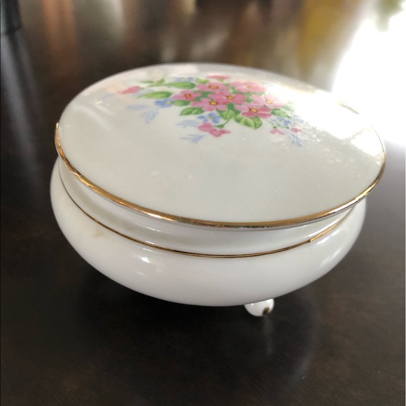 Vintage Floral Trinket - Picture 1 of 5